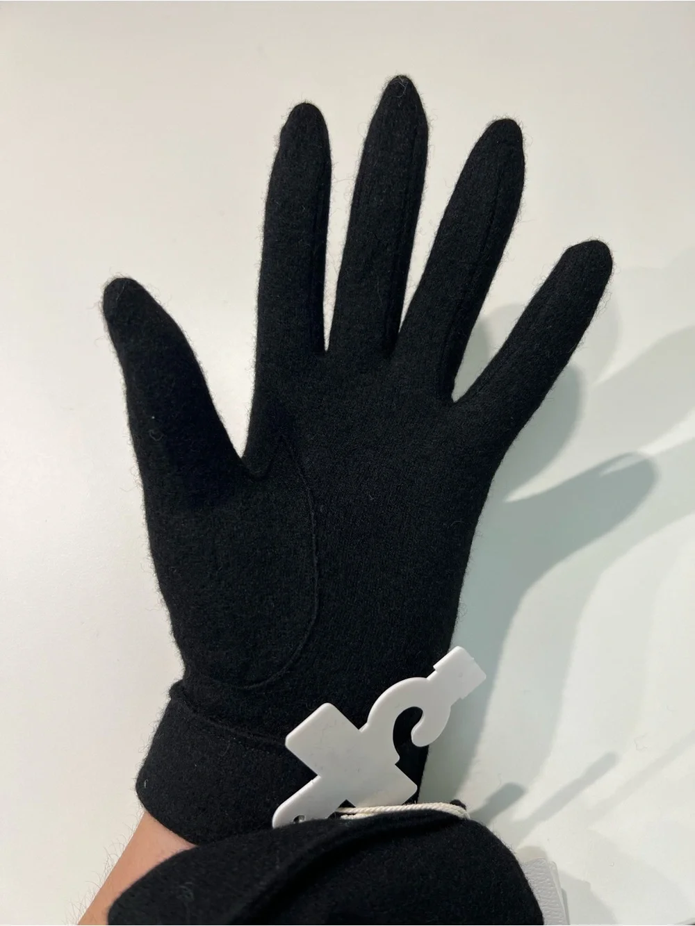 Dillard's Lambs Wool and Cashmere Gloves